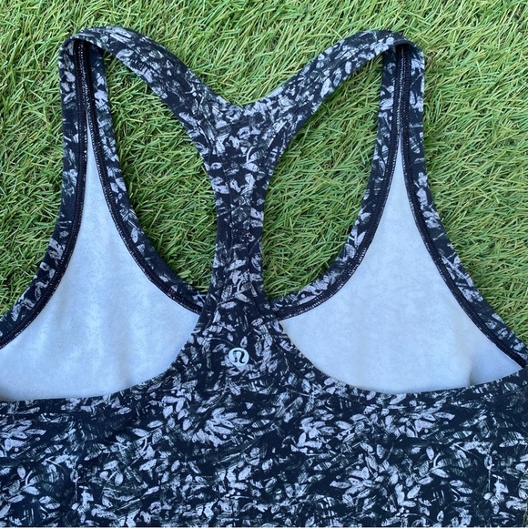 LULULEMON RAZORBACK TANK TOP SIZE 8 - Picture 8 of 9